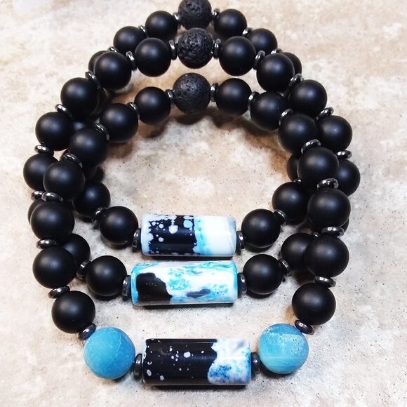 Snowy Winter Nights! Stunning Fire Agate Stretch Bracelet for 7" Wrists - Picture 4 of 6